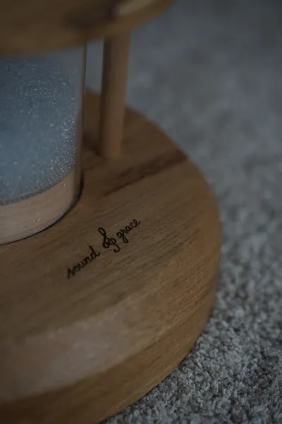 Rain Stick cu bile de sticlă + suport, varianta 3